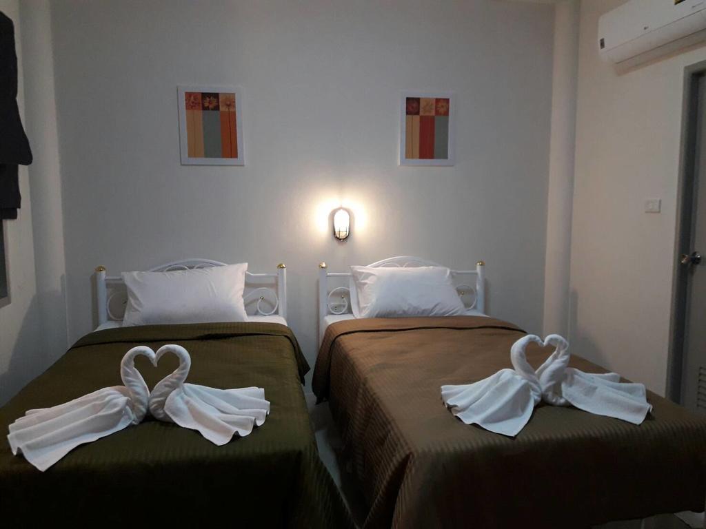 Baan Suan Geb Tawan Hotel Lopburi Bagian luar foto