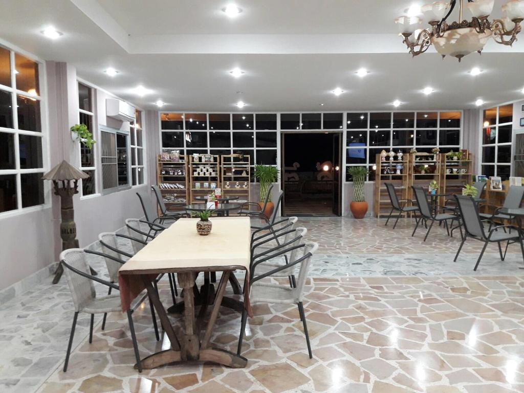 Baan Suan Geb Tawan Hotel Lopburi Bagian luar foto