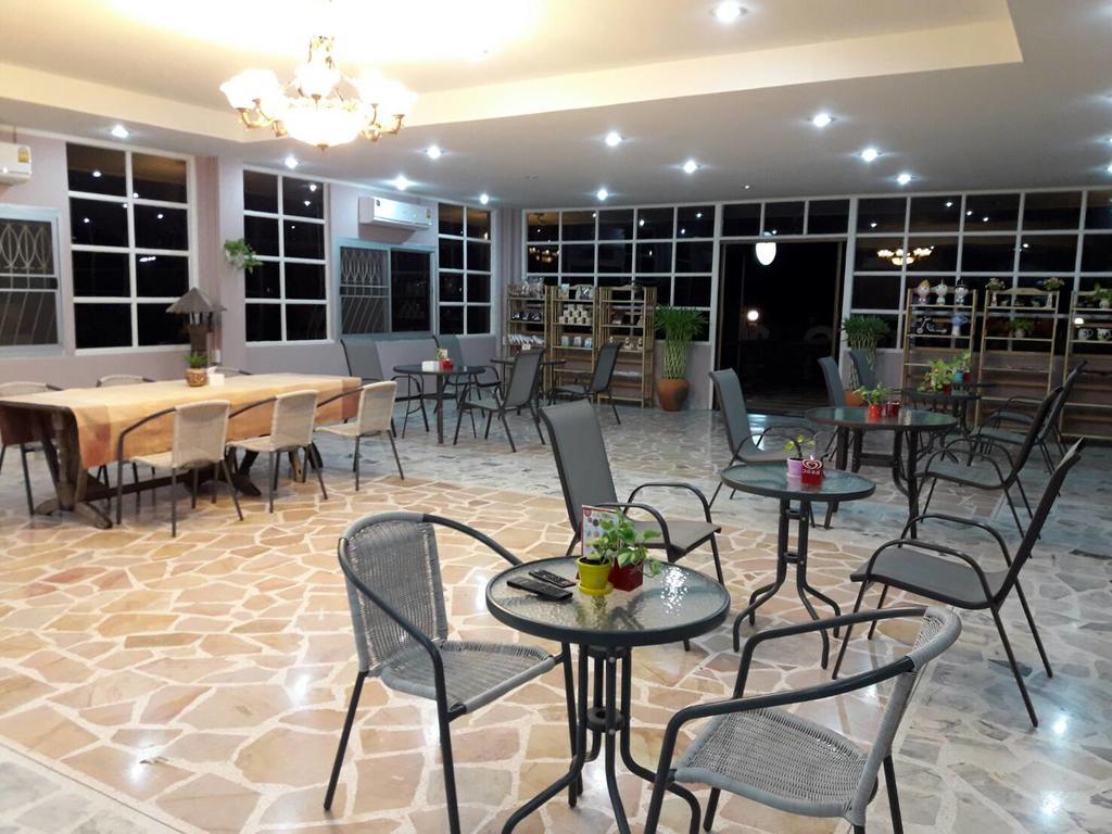 Baan Suan Geb Tawan Hotel Lopburi Bagian luar foto