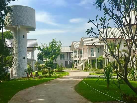 Baan Suan Geb Tawan Hotel Lopburi Bagian luar foto